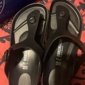 Brand new black Birkenstock Gizeh style sandal